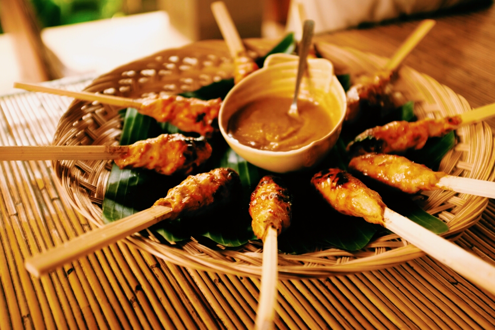 Brochettes de poulet satay - Crédit Cotes d'Asie